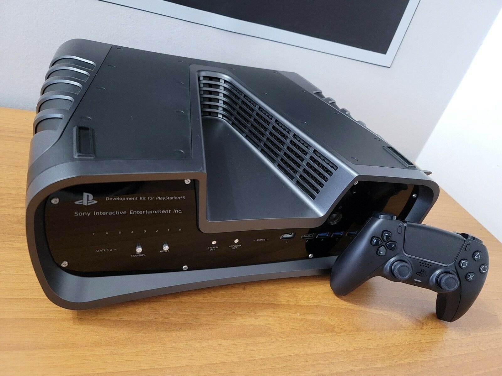 PS5: Suposto Dev Kit Do Console Apareceu Para Venda No EBay ...