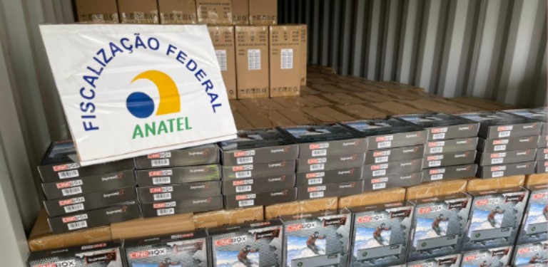 Mais de 20 mil TV Boxes irregulares so apreendidas pela Anatel e Receita Federal no Porto de Santos