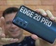 Edge 20 Pro: celular premium da Motorola compete com top de linha? An