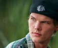 DJ sueco Avicii é homenageado em doodle do Google quando completaria 32 anos