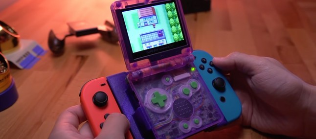 Fã modifica Game Boy Advance SP com Joy-Con e base do Nintendo