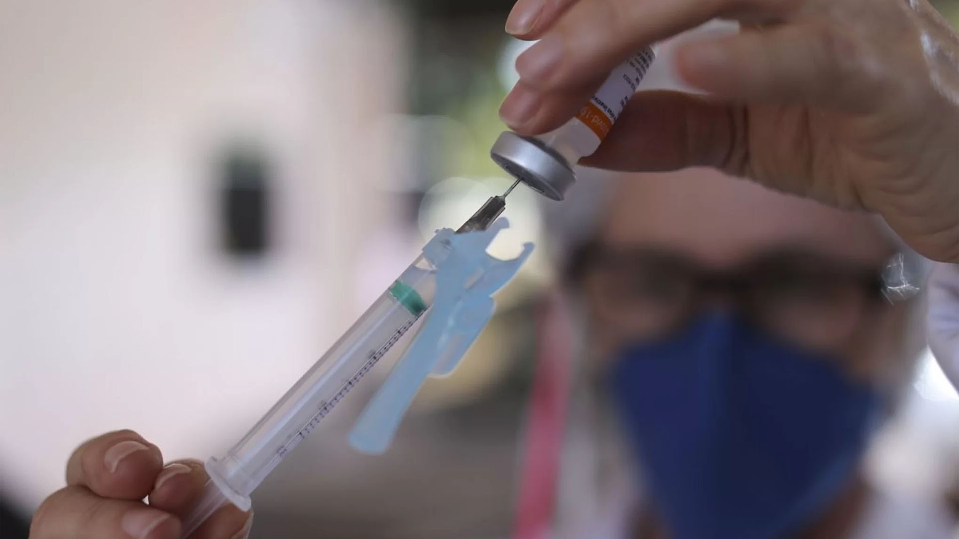 Governo de SP determina que alunos da rede estadual apresentem comprovante de vacinao