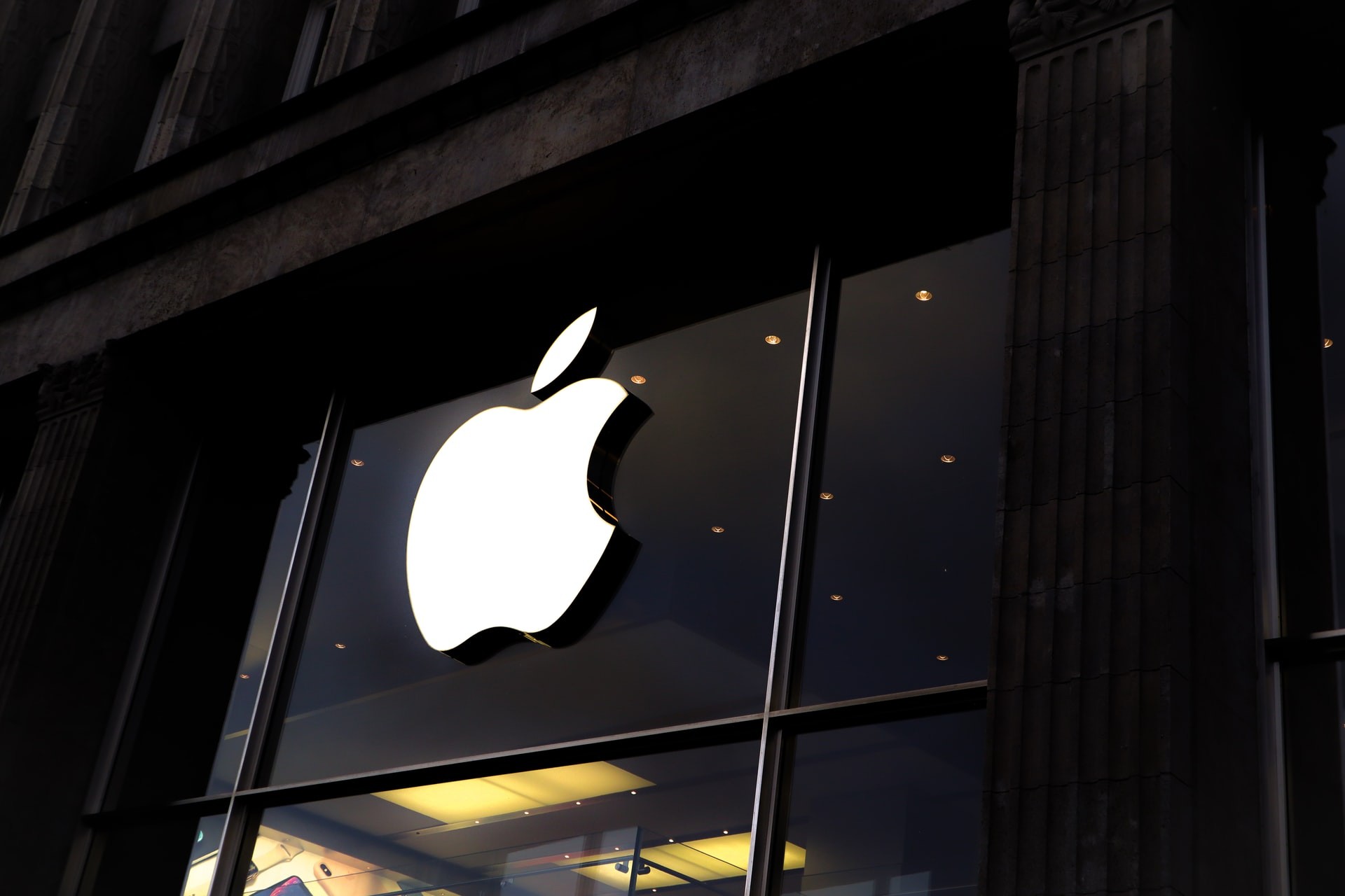 Los empleados de Apple luchan por sobrevivir a las condiciones laborales de la empresa, según un informe