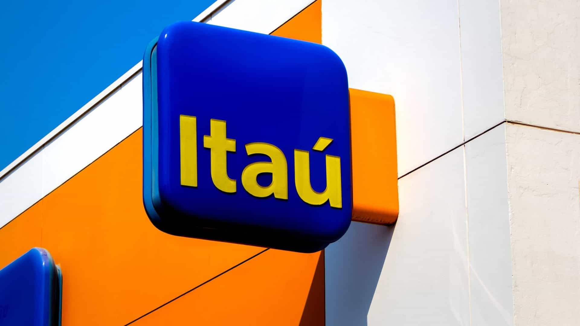 Itaú anuncia abertura de contas pelo WhatsApp e foca em expandir canais digitais