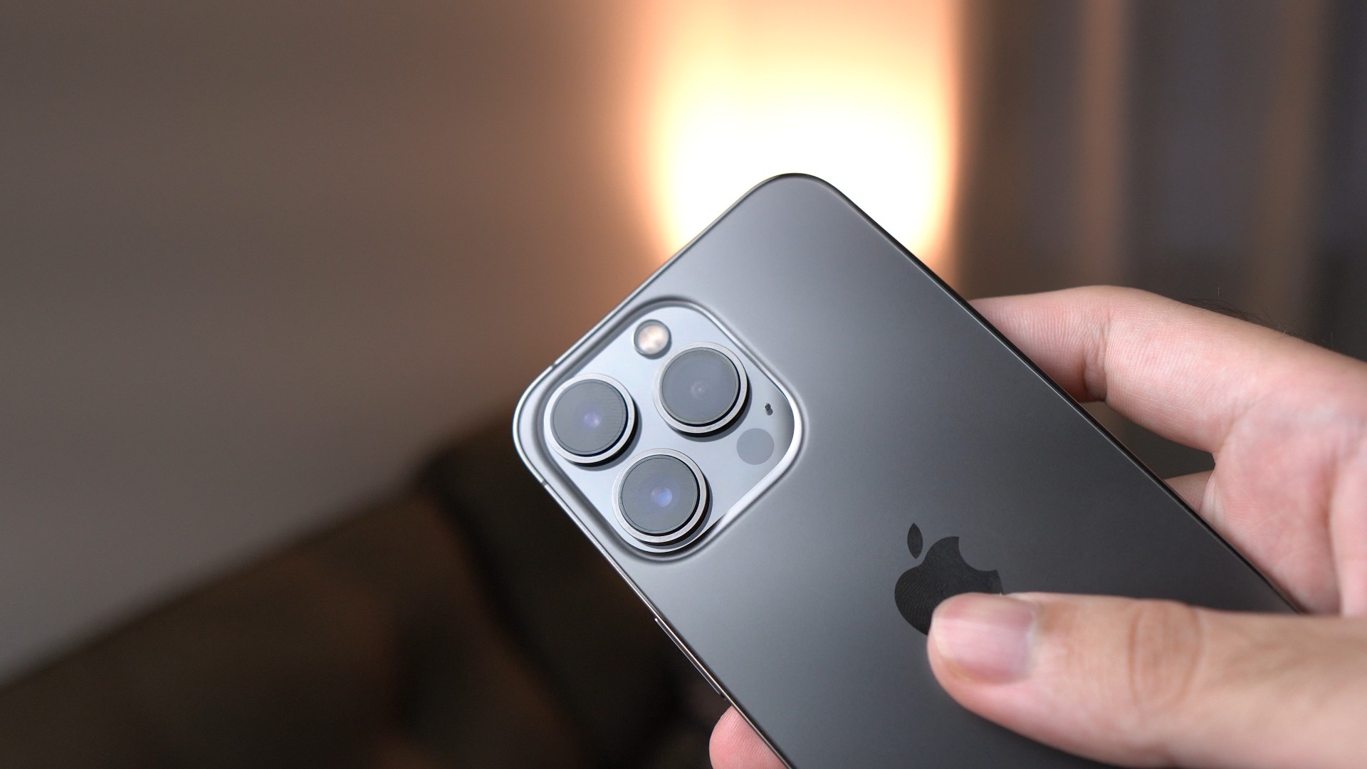Apple sued by Canadian company for infringing iPhone camera patents