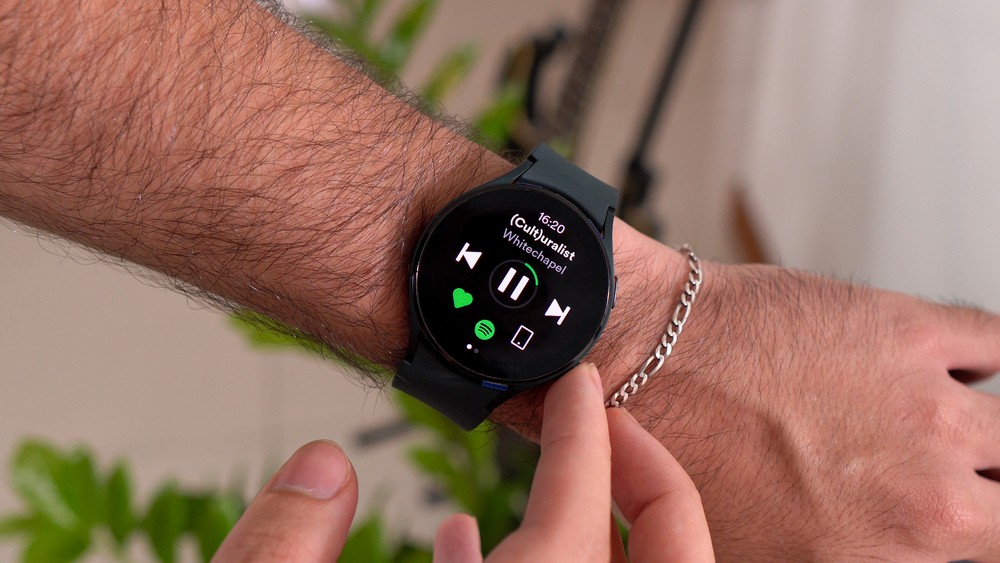 Wear OS 4 permite troca de celular pareado com o relógio sem formatar