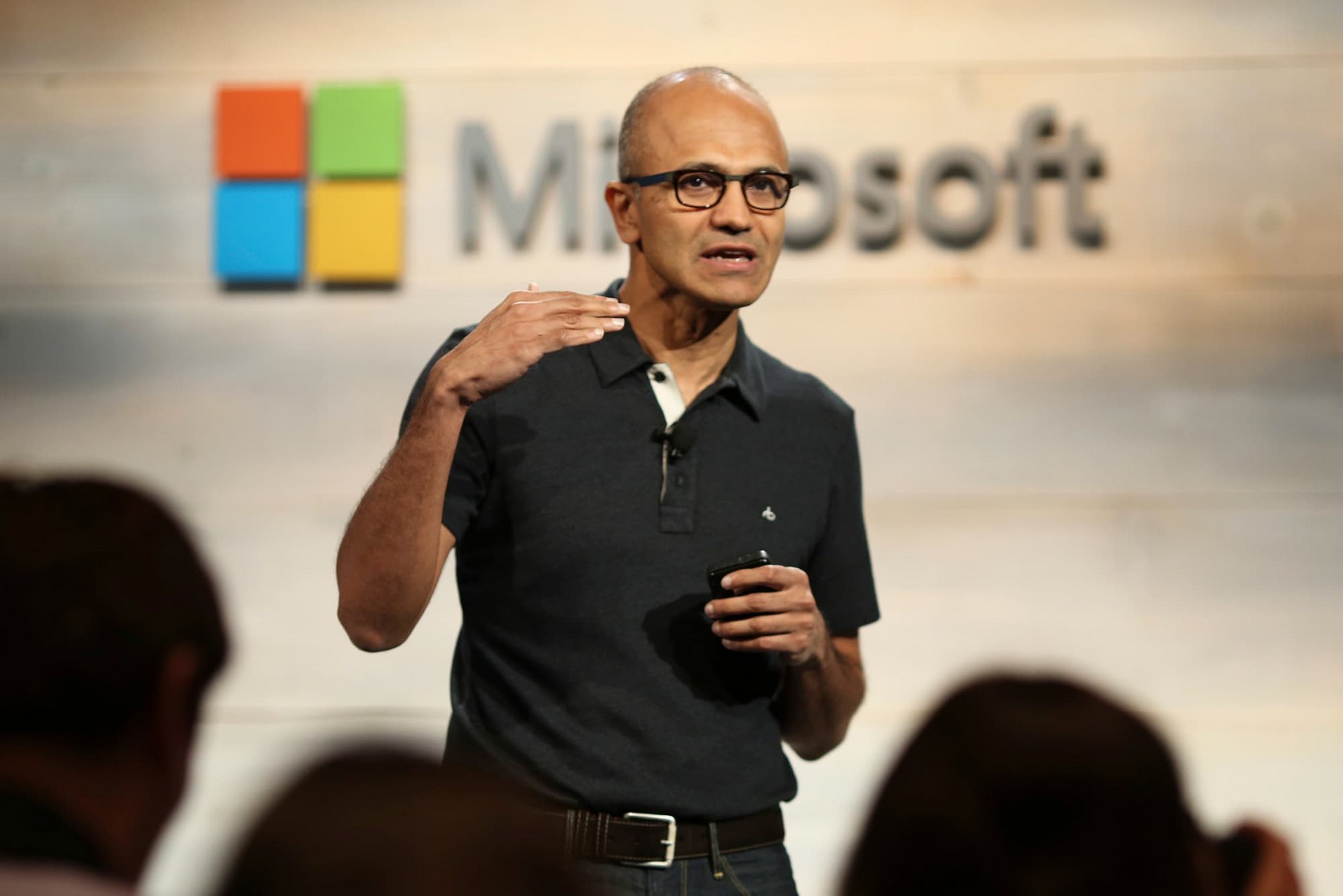 Em visita ao Brasil, Satya Nadella, CEO da Microsoft, diz que a tecnologia  está transformando a sociedade - ABES