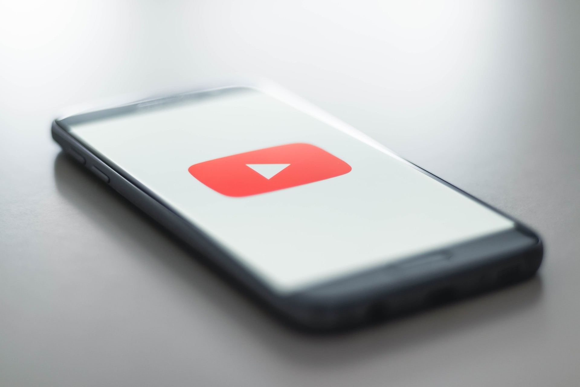 YouTube traz recurso para logar em TVs com smartphone no mesmo Wi-Fi