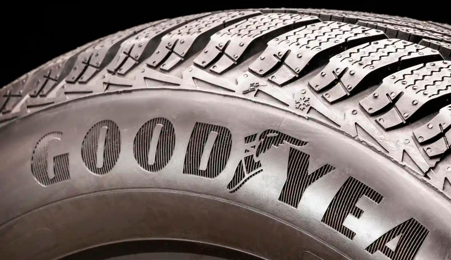 Goodyear apresenta pneu desenvolvido especialmente para carros eltricos