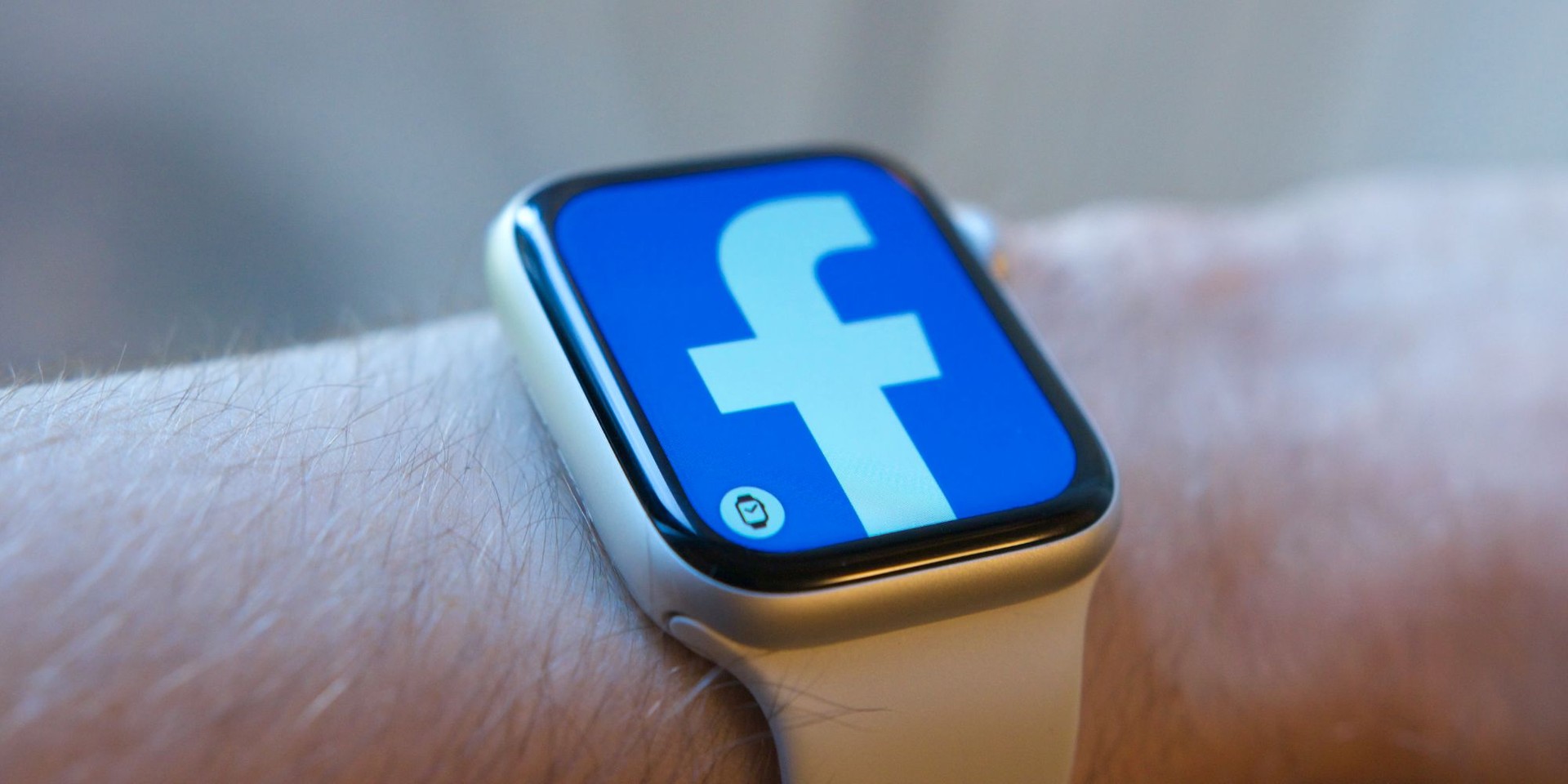 Facebook Watch aparece em patente com tela destacvel e trs cmeras