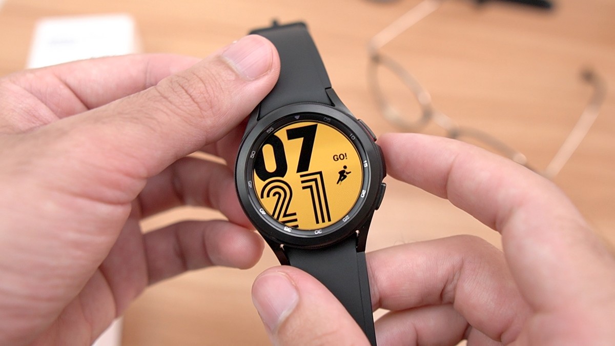 Samsung atualiza Galaxy Watch 4 de surpresa antes dos relógios mais novos