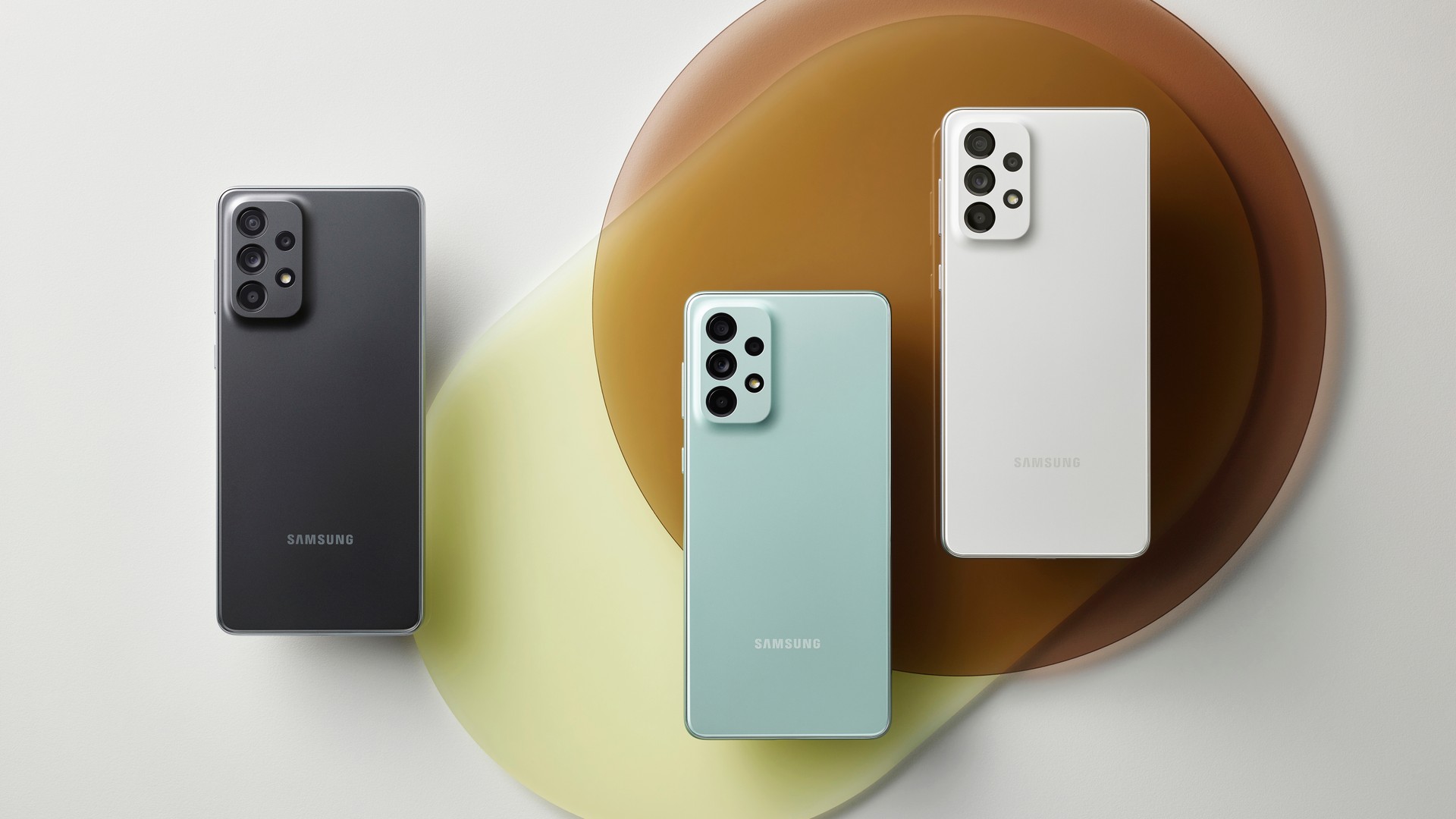 Comparativo em tamanho real: Galaxy A73 vs intermediários premium