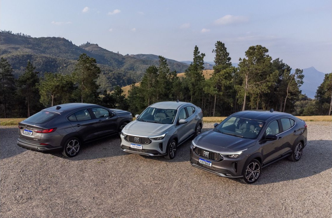 Carros na Web  Comparativo entre Fiat Pulse e Fiat Fastback