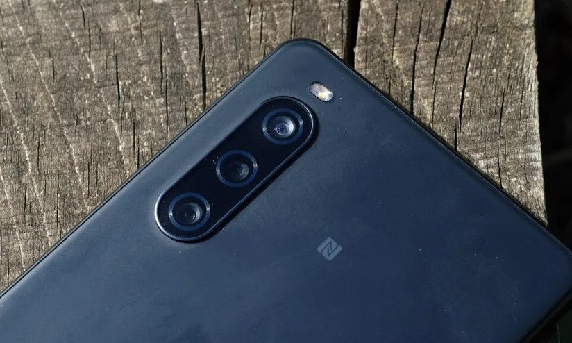 SONY　Xperia 10V Sony Xperia 10 V tem visual revelado em renders com poucas