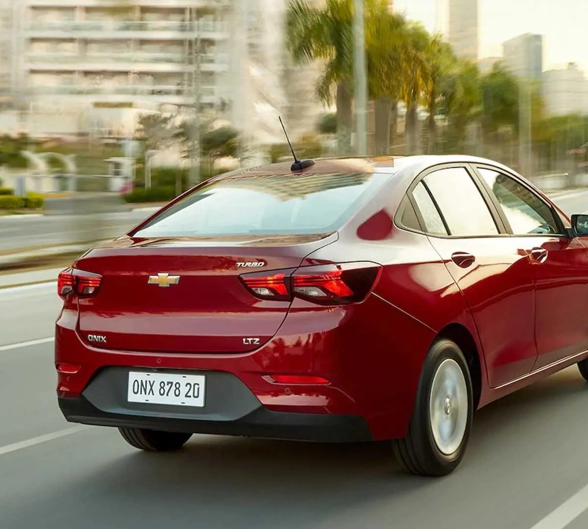 Chevrolet corta versões de Onix, Tracker e Spin na linha 2024