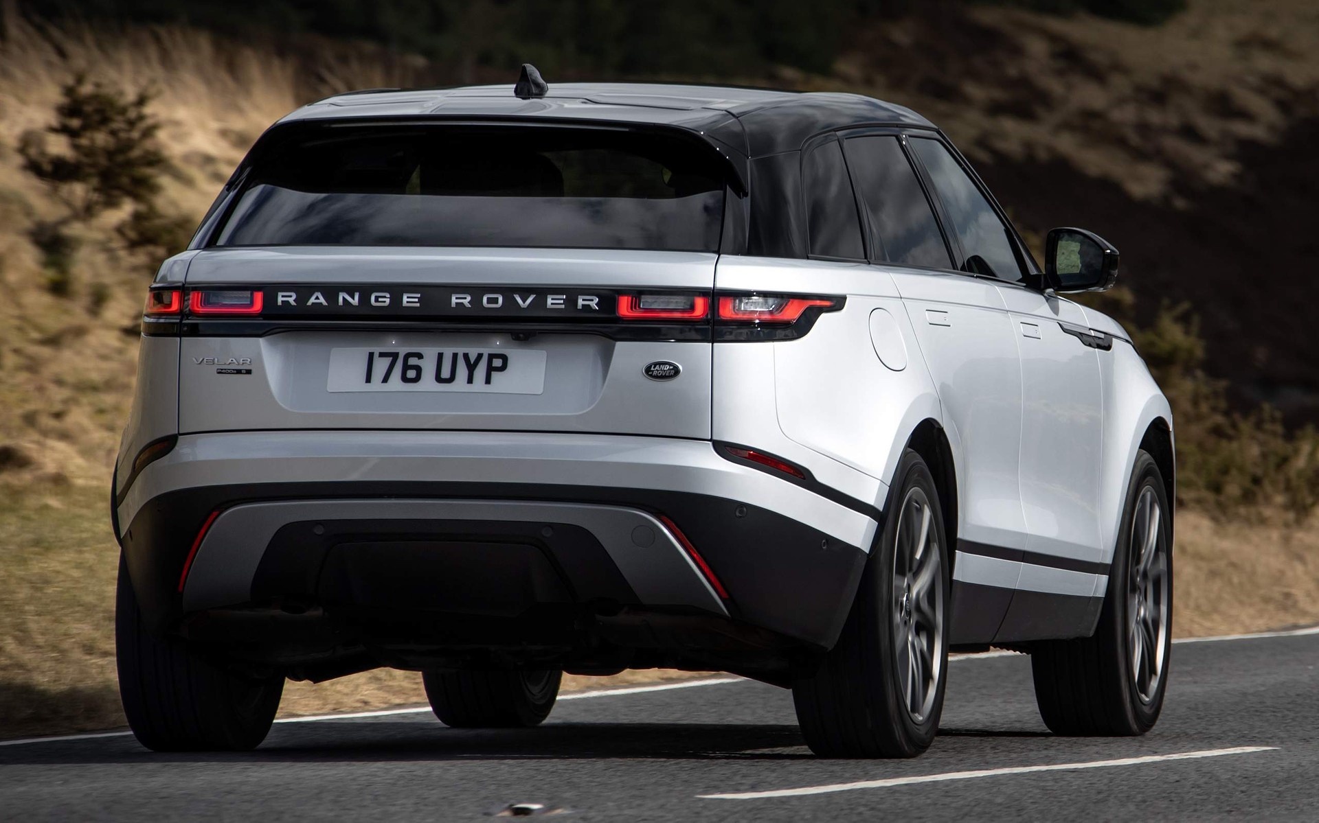 SUV Range Rover Velar 2023 é anunciado com versões híbridas plugin