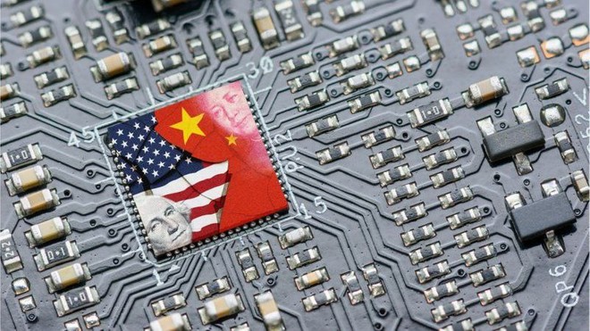 China desafia EUA e amplia benefícios para produção de chips