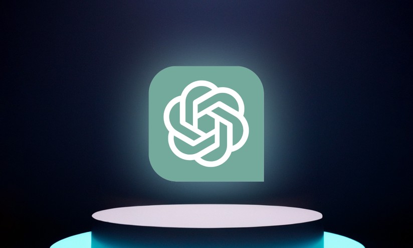 Tela do ChatGPT exibindo uma mensagem de erro ou de carregamento, com o logo da OpenAI ao fundo, indicando problemas no serviço.