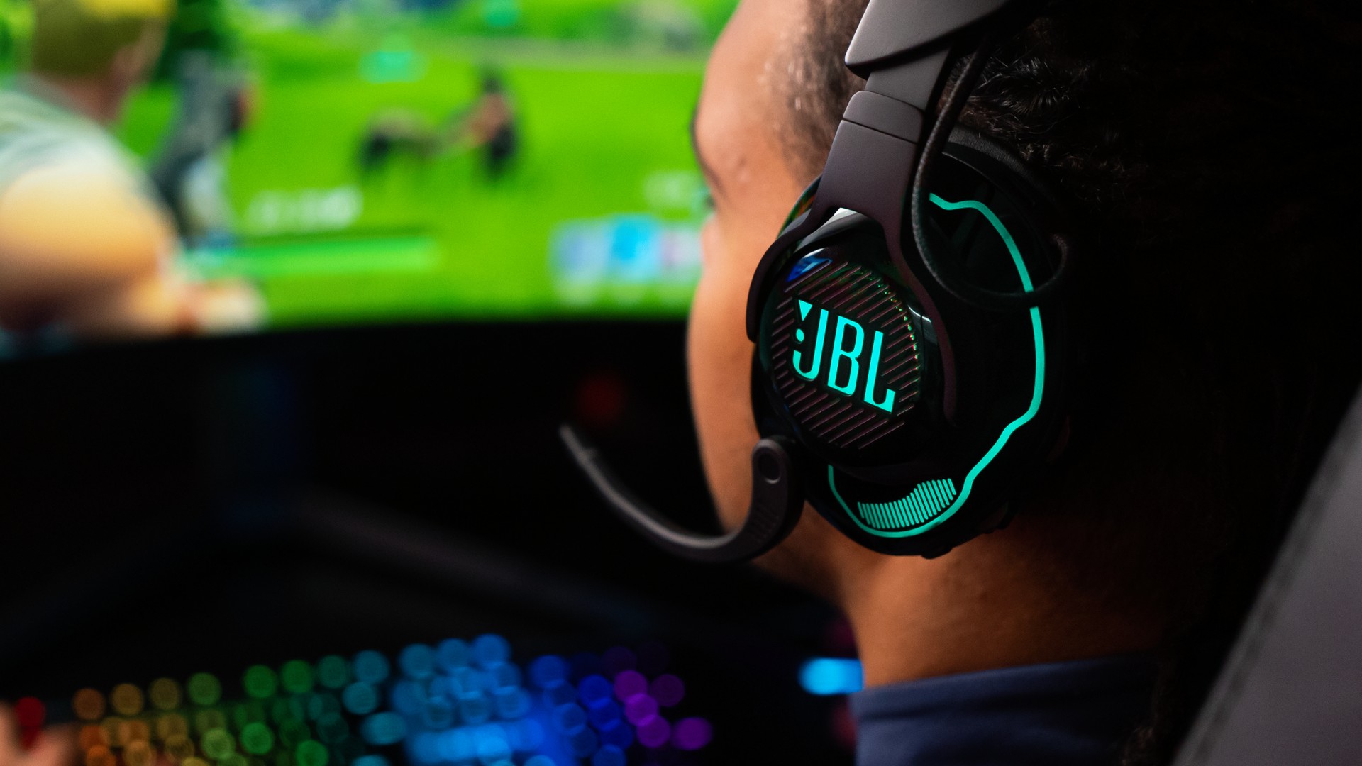 Headset JBL Quantum 910 Wireless é lançado no Brasil com bateria