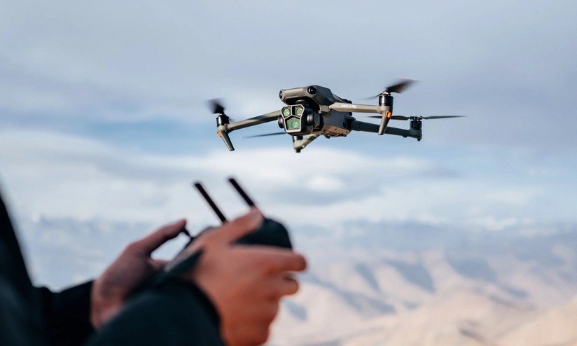 DJI lança drone Mavic 3 Pro com câmeras triplas, bateria para 43