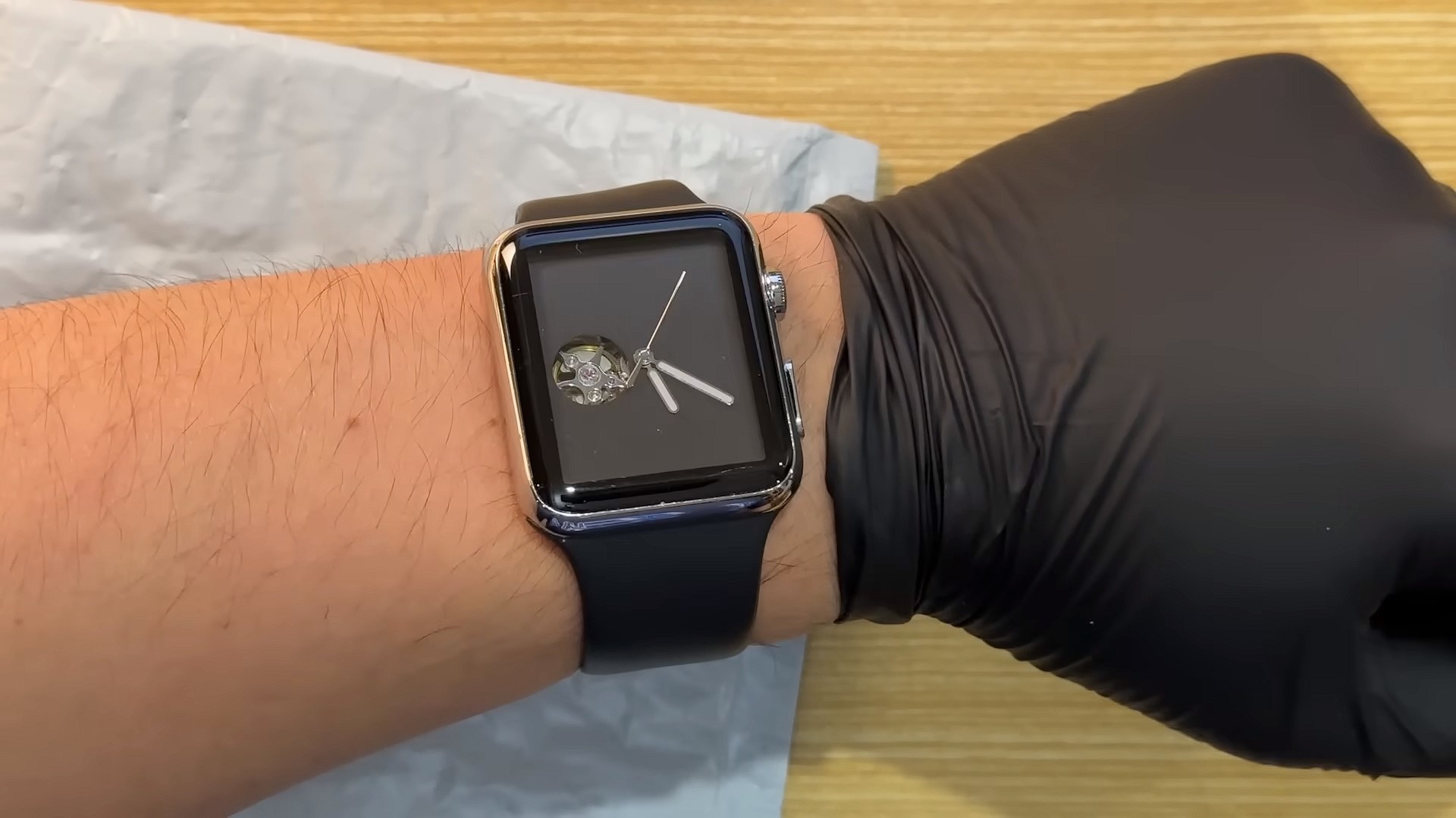 Apple Watch helps rescue elderly man trapped in UK