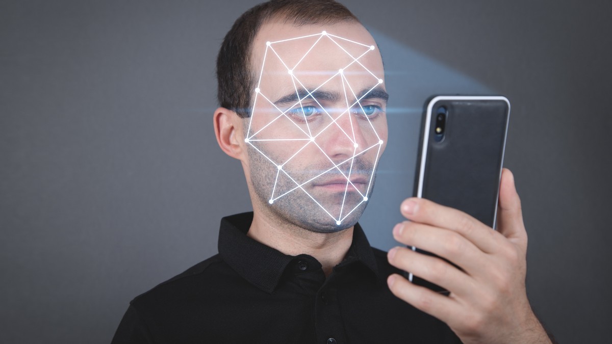 Anatel e operadoras exigirão biometria facial para cadastro de números de celular em 2027