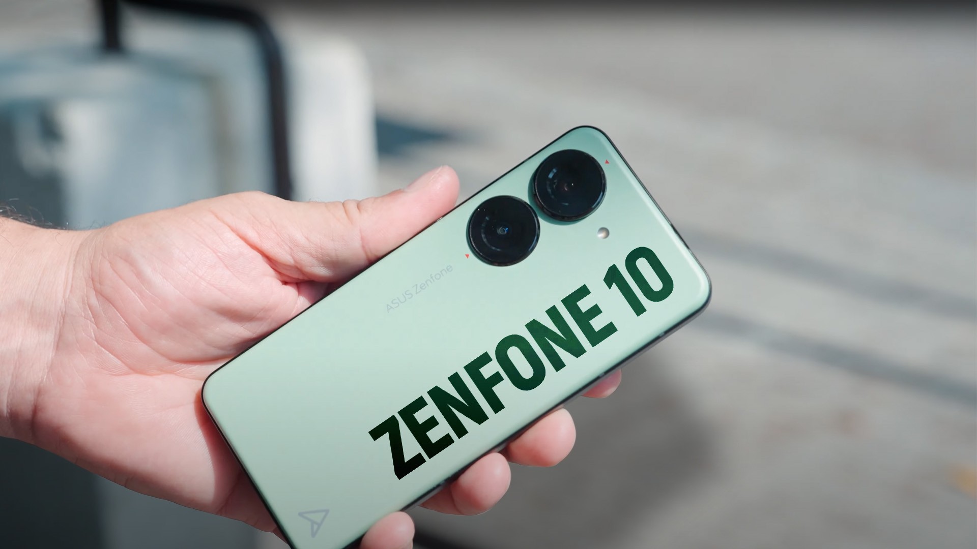 ASUS Zenfone 10 se mostra difícil de consertar em novo vídeo de desmontagem  