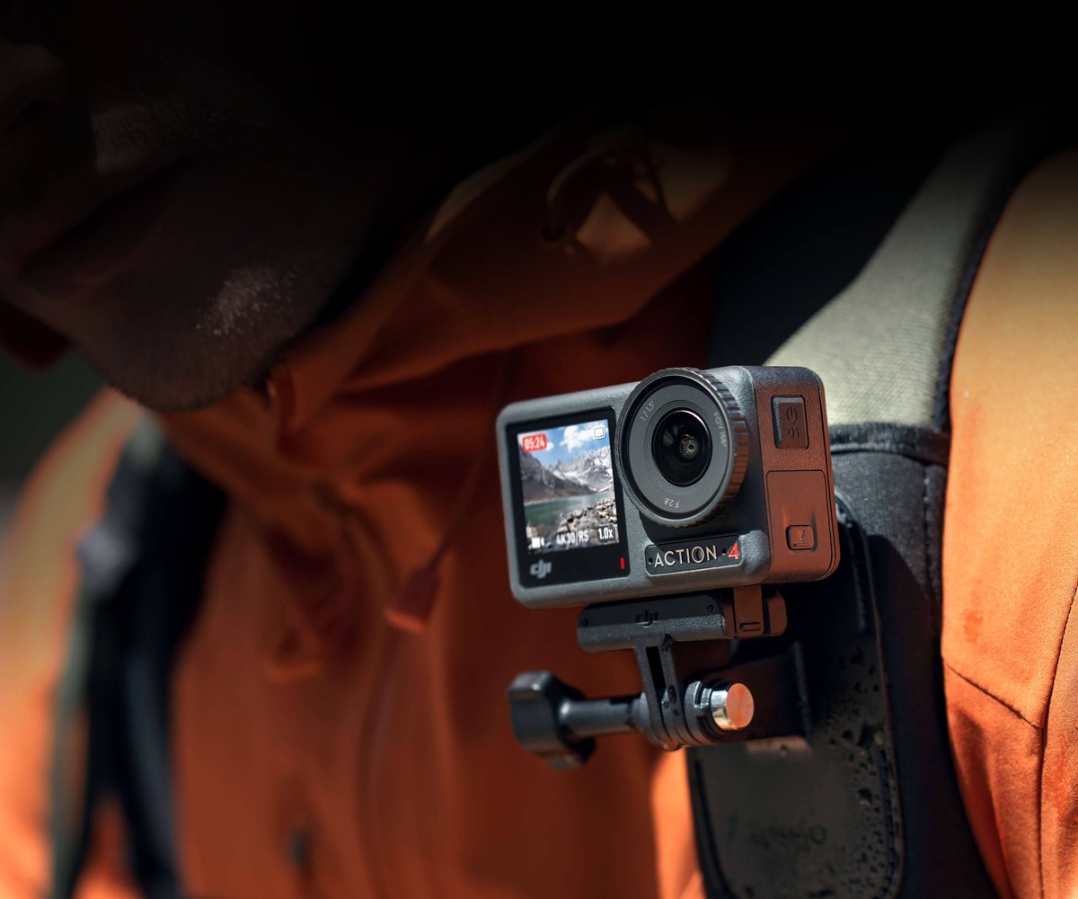 Câmera de ação DJI Osmo Action 4 filma em 4K a 120 fps e entra em oferta com pacote de acessórios