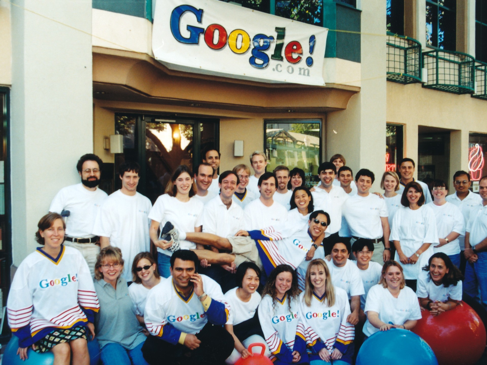 Doodle de hoje (27) celebra aniversário de 25 anos do Google - Canaltech