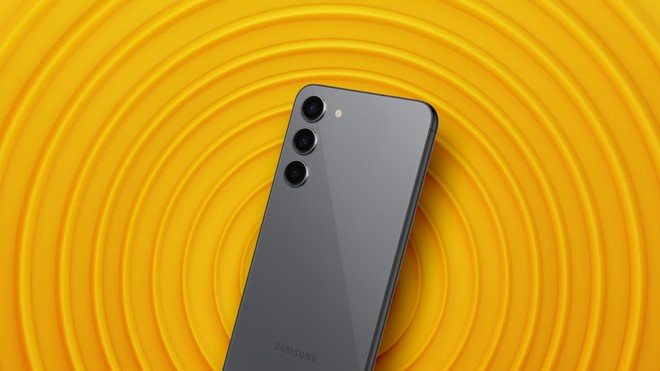 Galaxy S20 FE recebe atualização com pacote de segurança de outubro