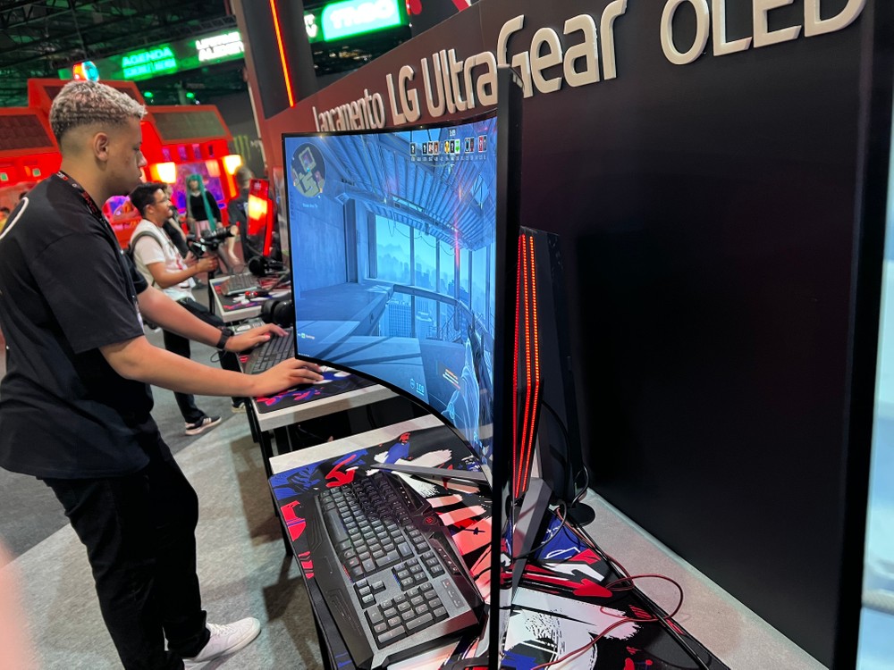 Samsung anuncia novos monitores gamer QD-OLED com taxa de 360Hz