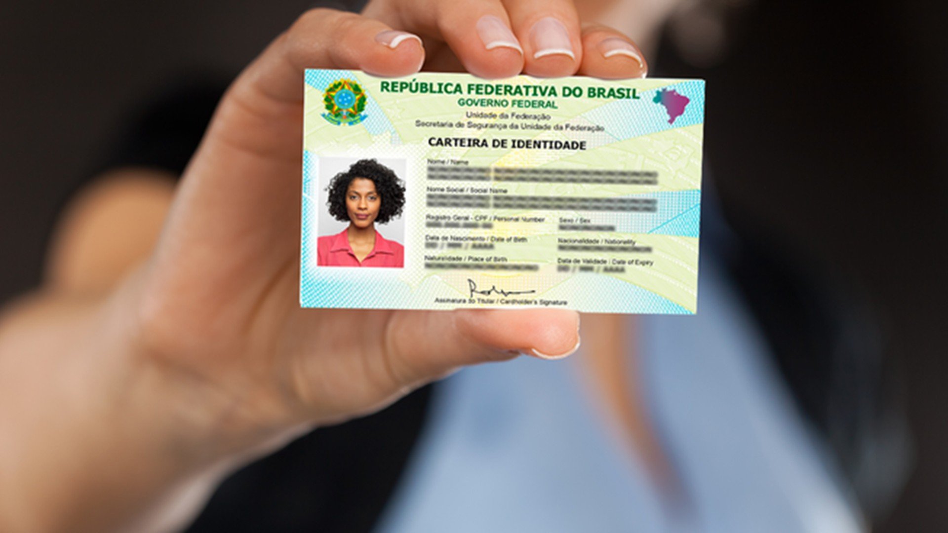 lança cartão no Brasil e público já adotou rápido