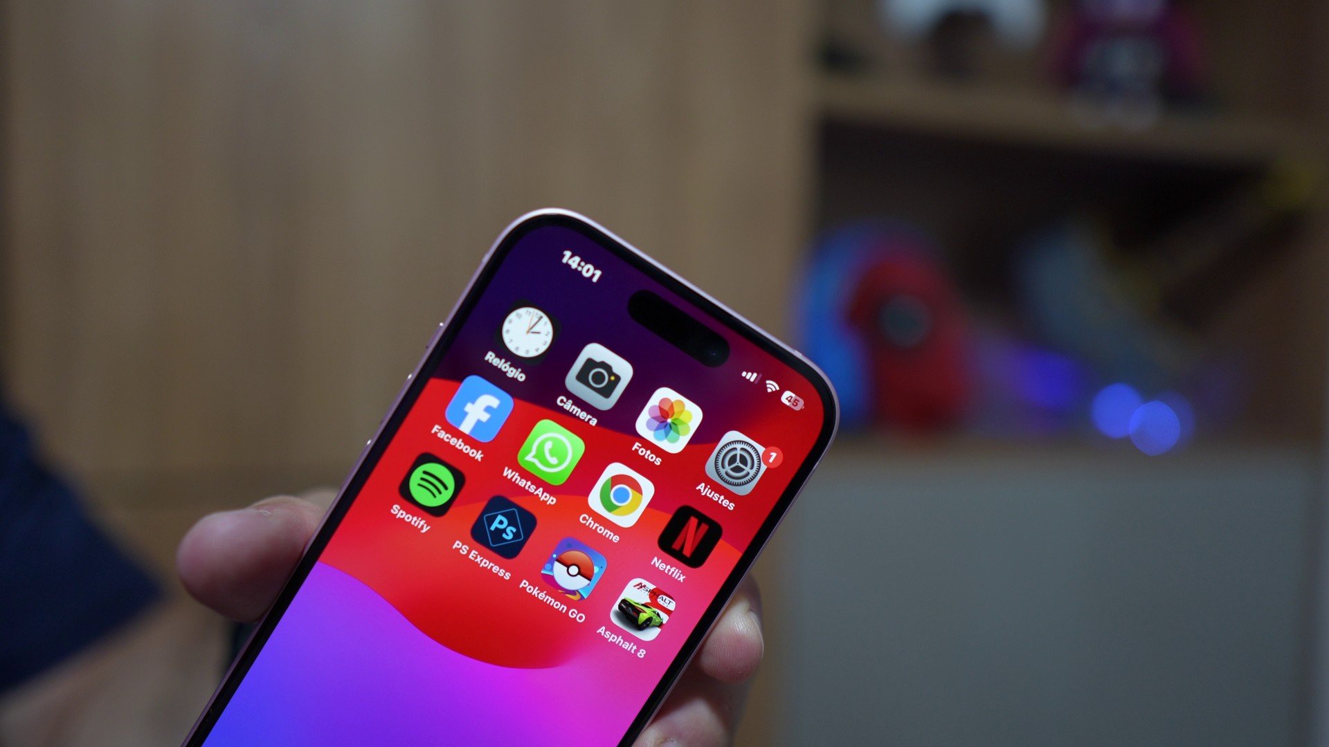 Apple iPhone 15 no Mercado Livre: versão de 128 GB em oferta com cupom