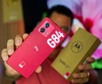 Moto G84: modelo premium alia bom design e boa experi