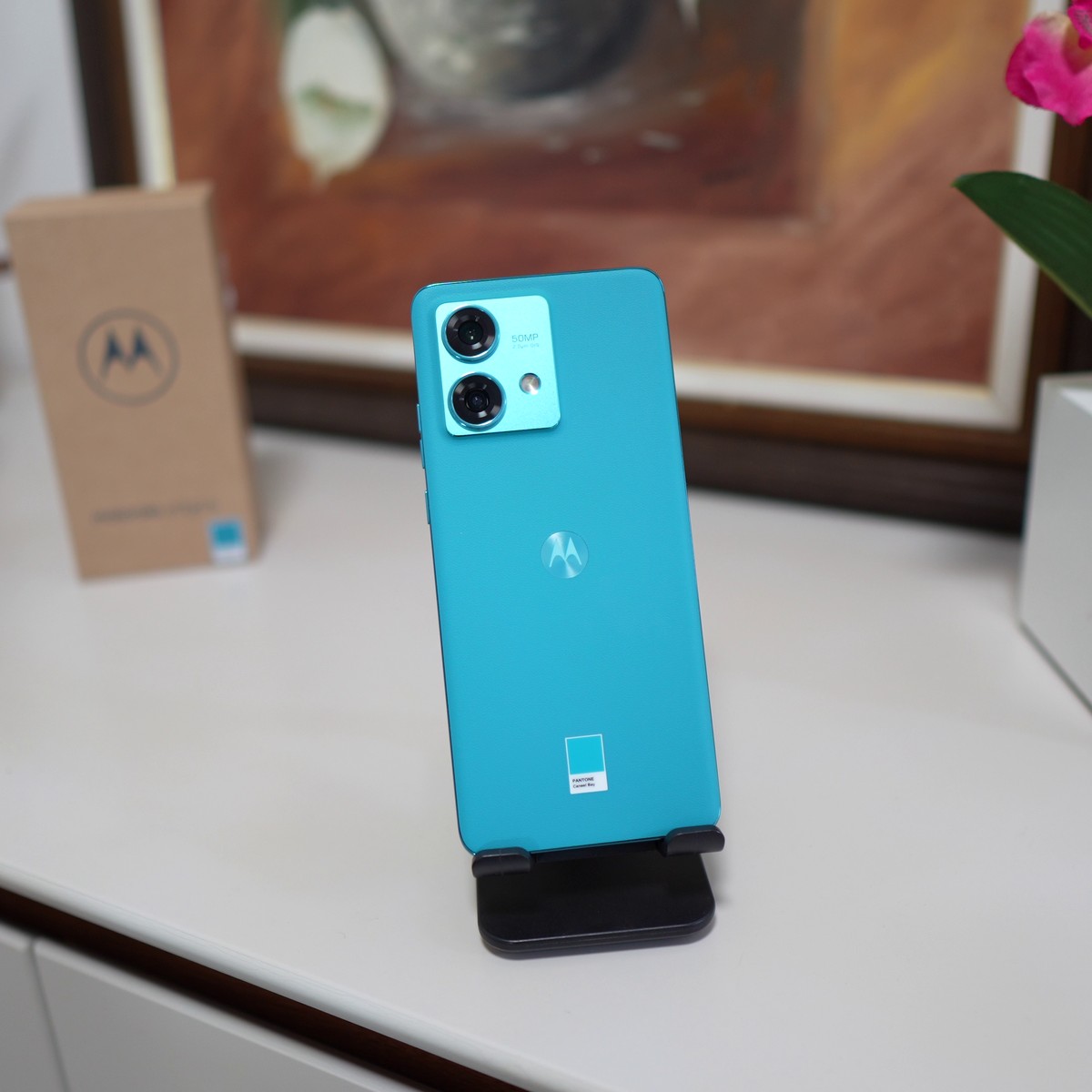 Motorola Edge 40 Neo: aproveite celular com tela OLED de 144 Hz em