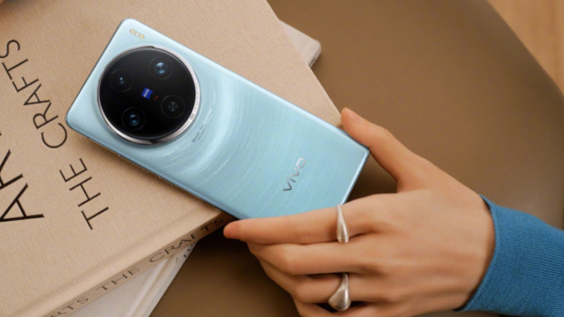 Vivo X100 e X100 Pro chegam ao mercado global com câmeras Zeiss