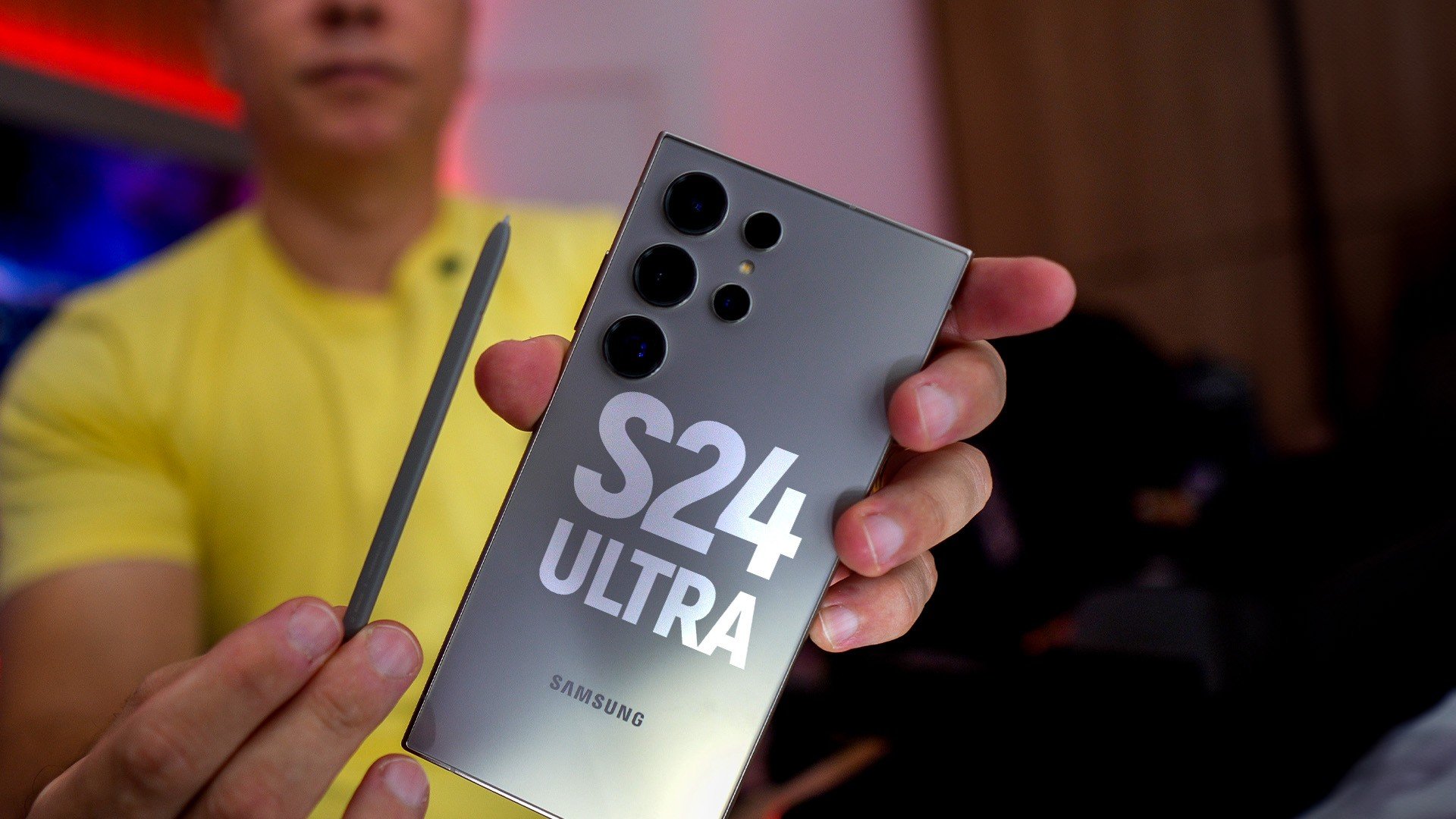 Galaxy S24 Ultra: ¿Ha logrado un gran avance el teléfono centrado en la inteligencia artificial de Samsung?  |  Análisis/revisión
