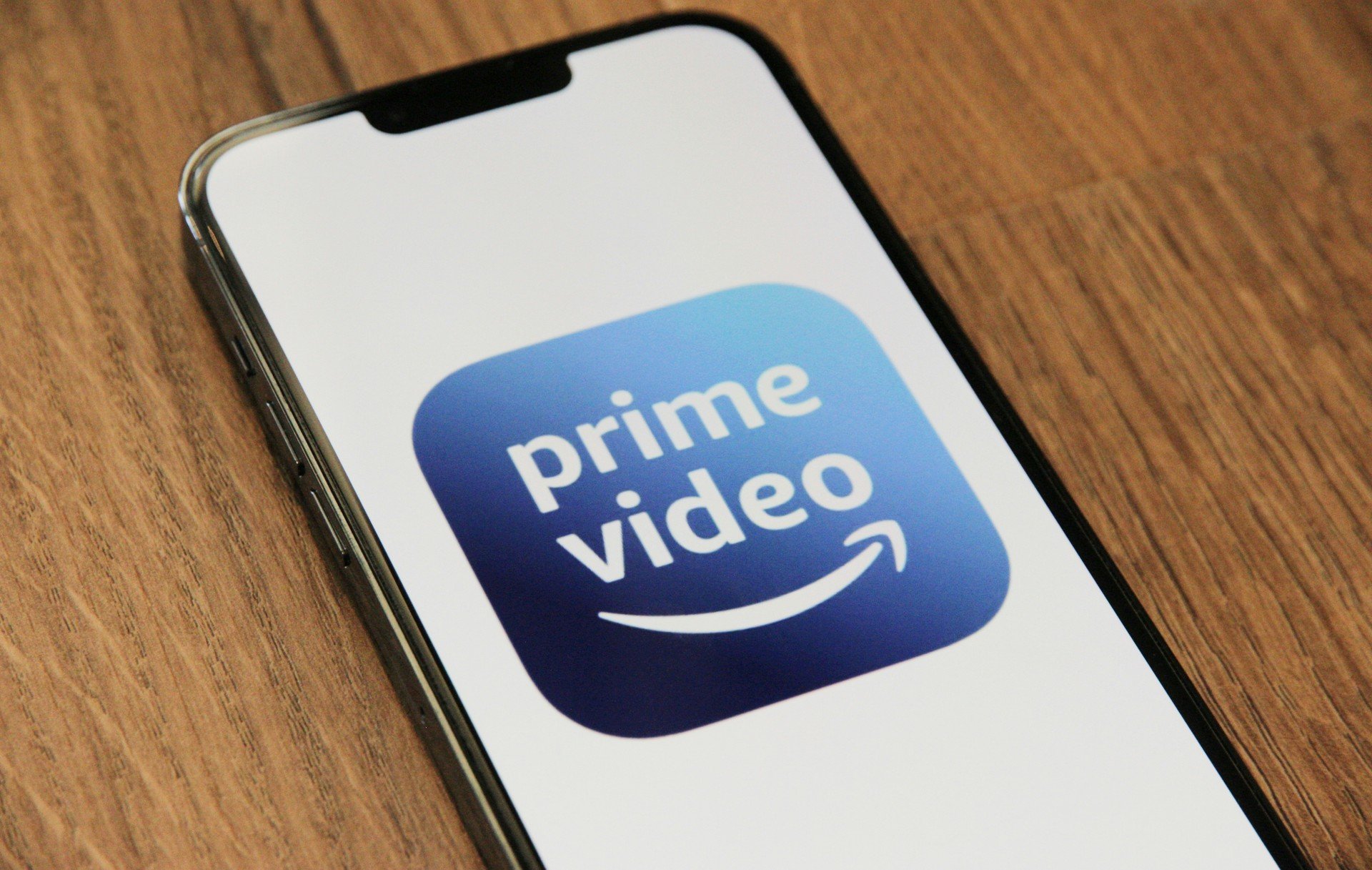 Amazon e SKY Brasil anunciam aliança com foco em oferecer planos Prime aos clientes