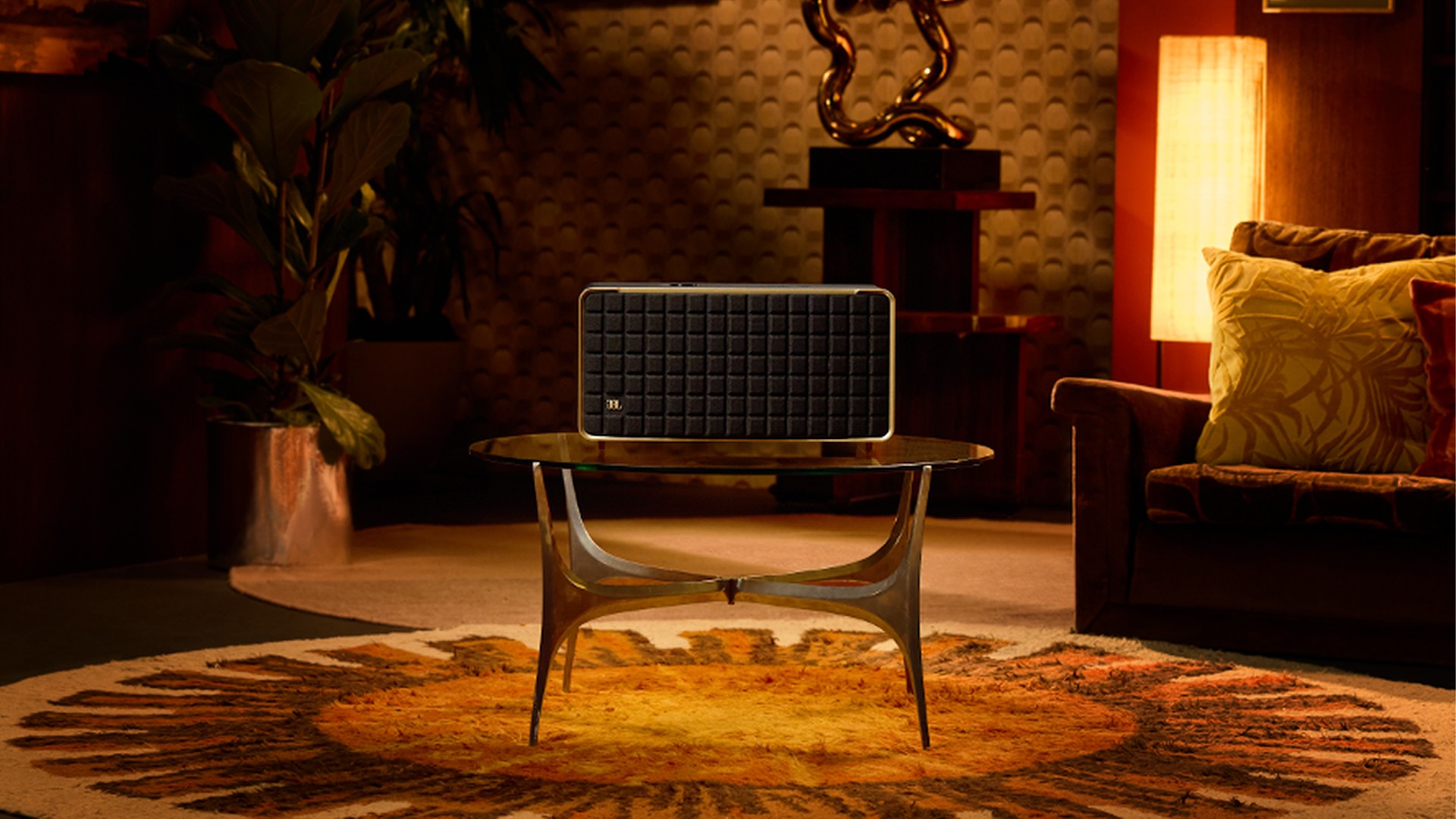 JBL Authentics 500 launched in Brazil as a new speaker with a retro look and Dolby Atmos Music