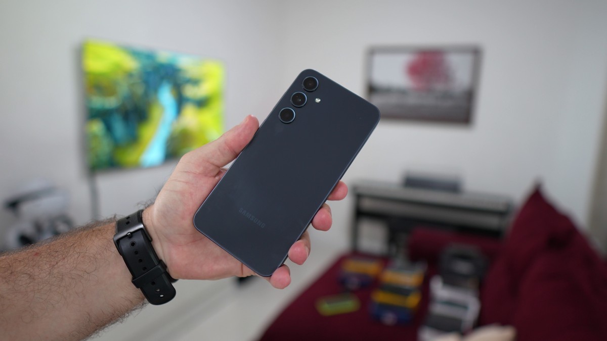 Galaxy A35 pode estar próximo de receber a One UI 9.0 beta baseada no Android 17