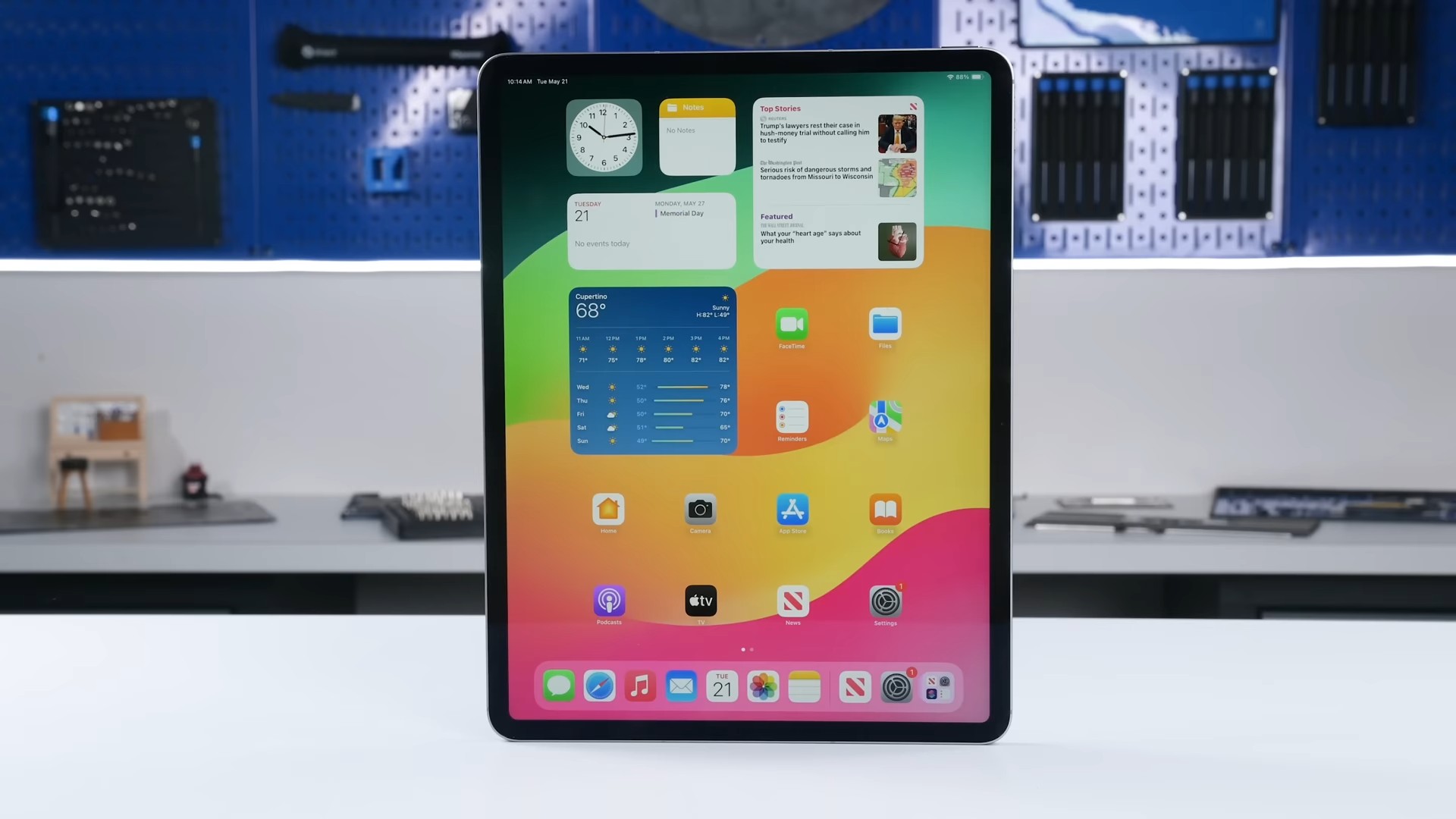 iPad Air 13 com chip M2 é desmontado pelo iFixit e tem reparabilidade ...