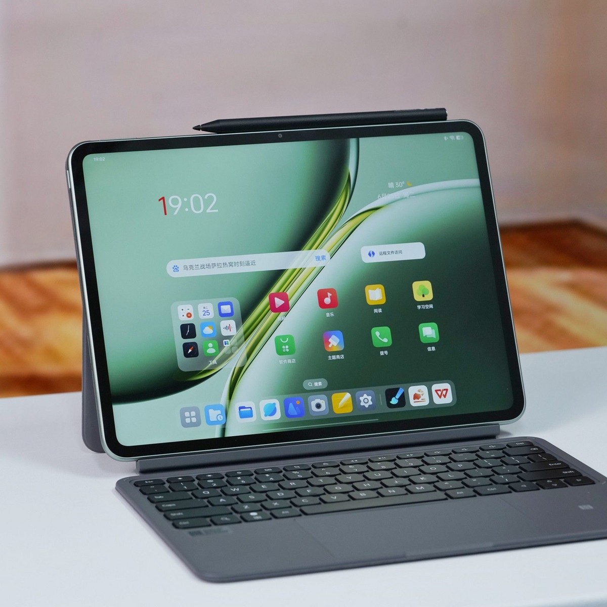 OnePlus Pad 2 Pro aparece em imagens vazadas com visual já
