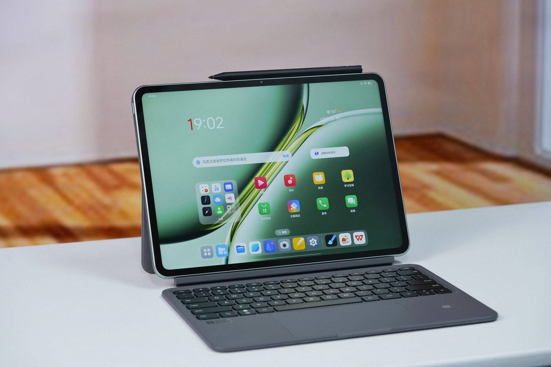 OnePlus Pad 2 Pro aparece em imagens vazadas com visual já conhecido