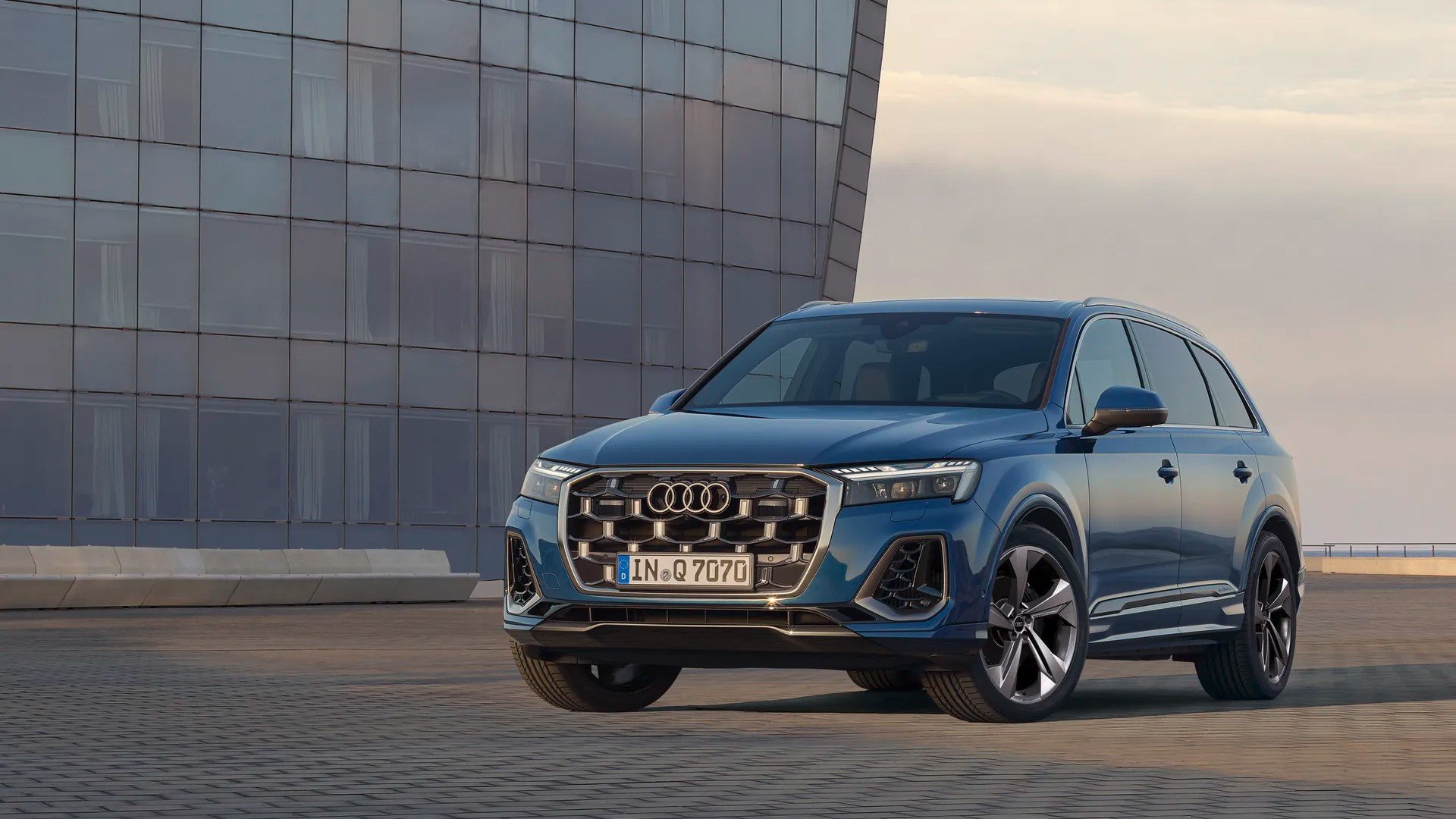 Audi Q7 arrives on pre-sale with updates and hybrid powertrain