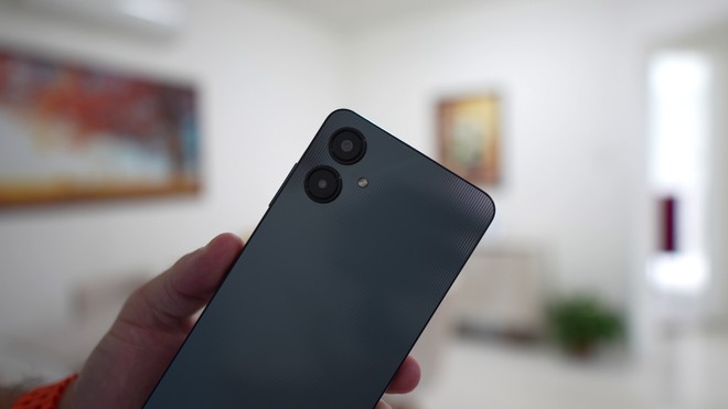 Samsung Galaxy A06 com boa tela e bateria que dura bem em ótima oferta na Amazon