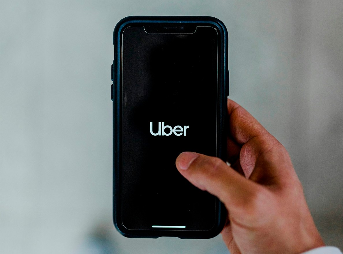 Uber anuncia preço fixo para viagens de moto em curtas distâncias; saiba mais