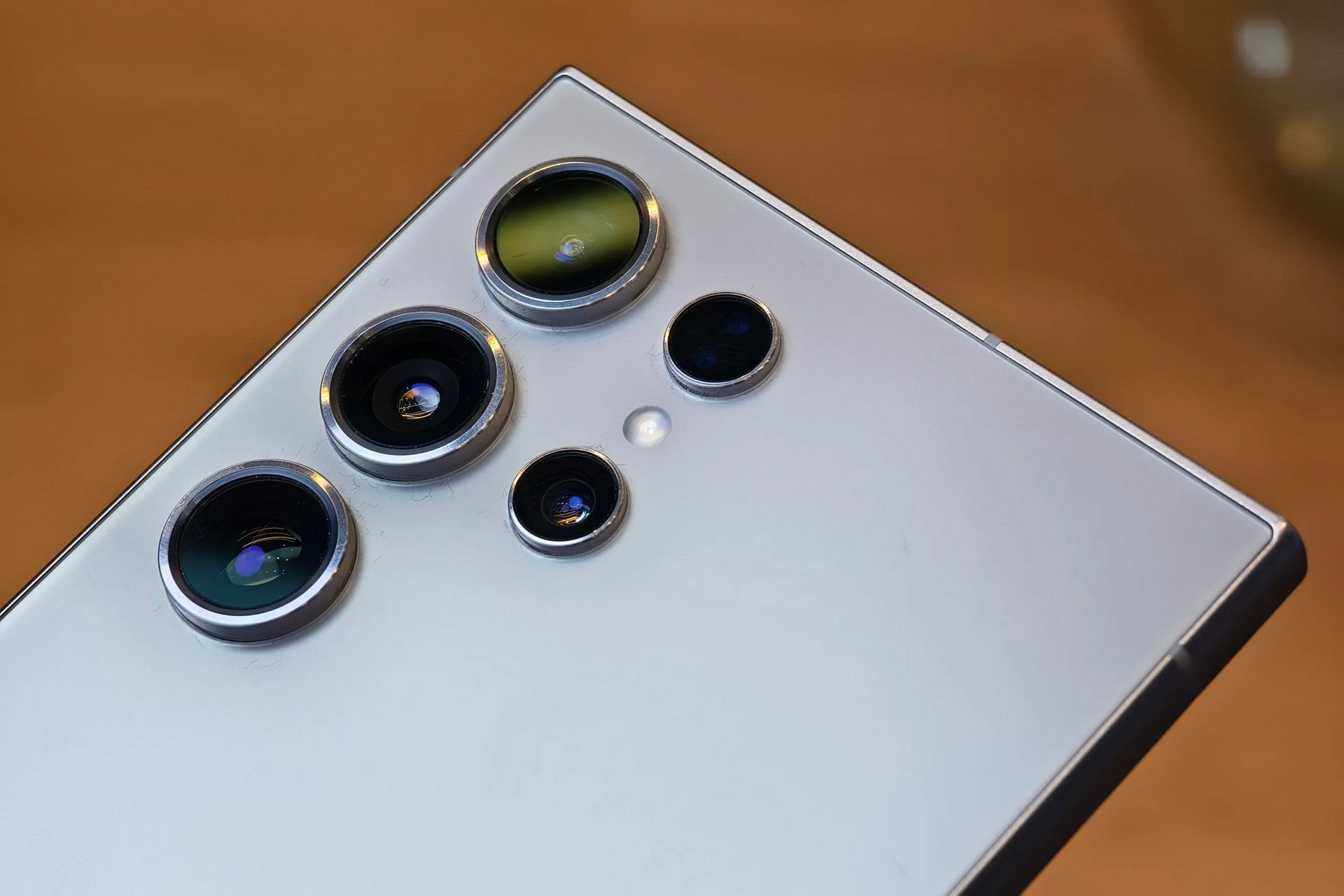 Galaxy S24 Ultra em oferta: celular da Samsung ainda pode ser uma boa opção atualmente