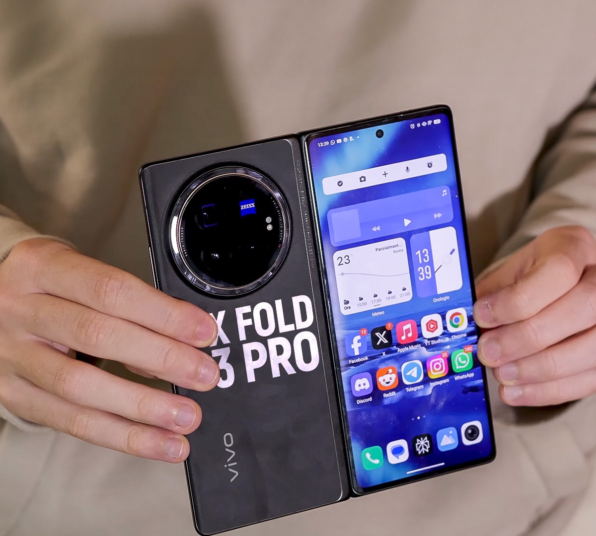 Vivo X Fold 3 Pro: dobrável surpreende com bateria gigante e