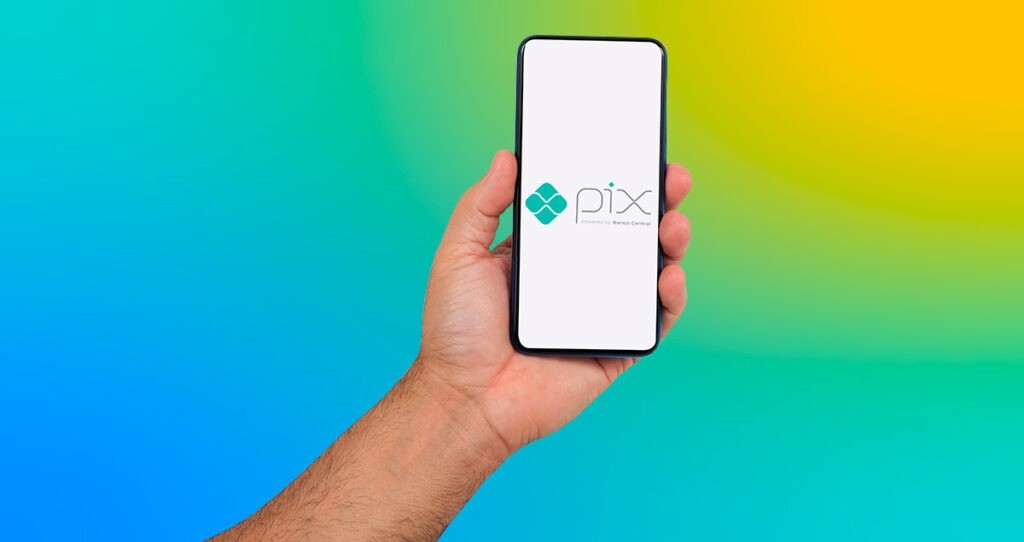 Febraban diz que Pix continua gratuito e sem mudanças nas regras