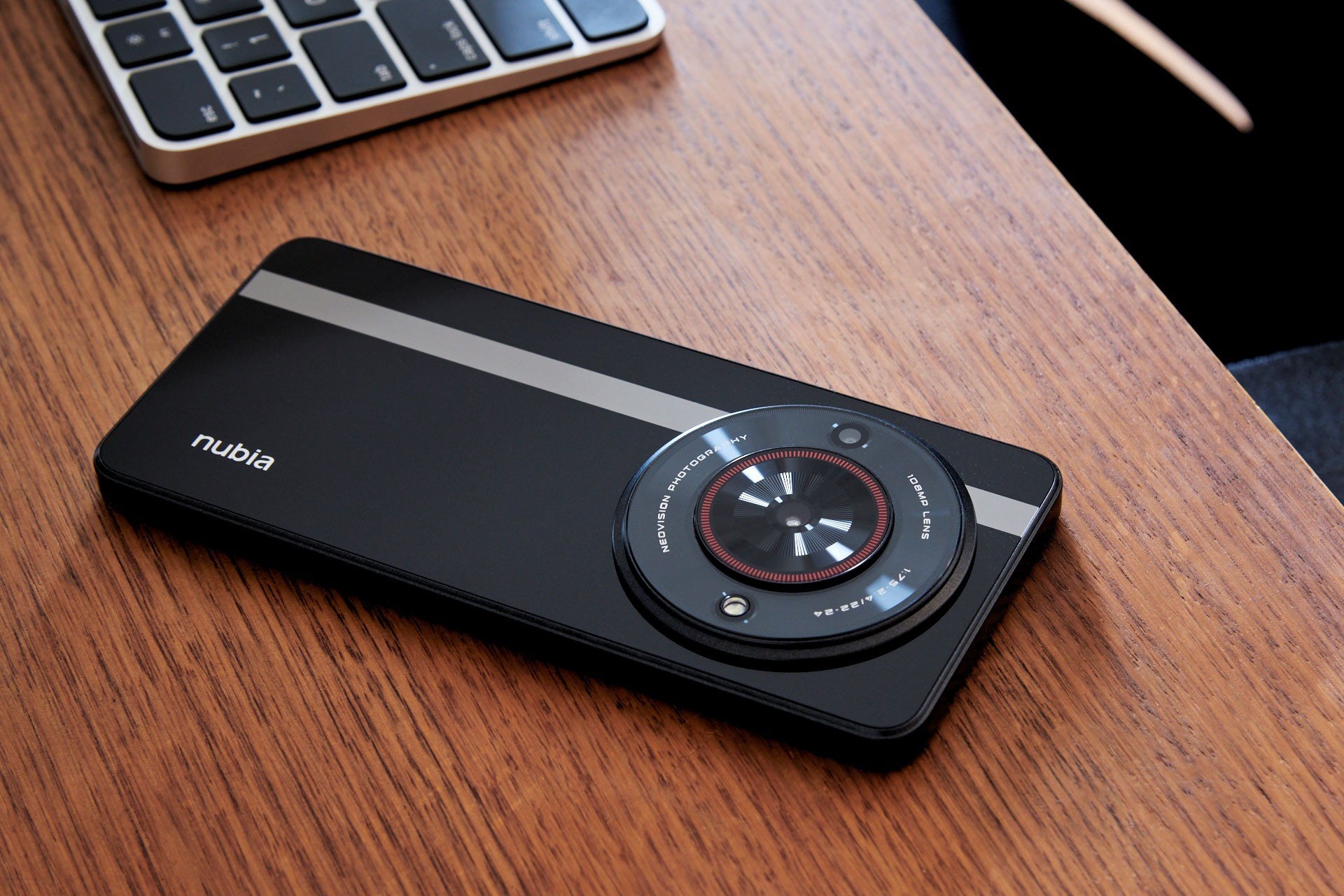 Nubia Focus 2 5G: linha surge no Google Play após ter design